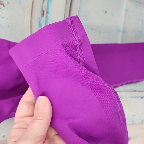 Lululemon Compression Leggings Crop Pink Purple Magenta Gummy Logo - Picture 4 of 7